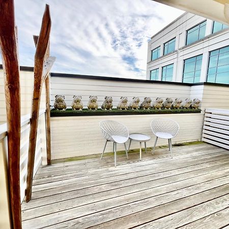 The Hive 302 King With Balcony Hotel Wilmington  Kültér fotó